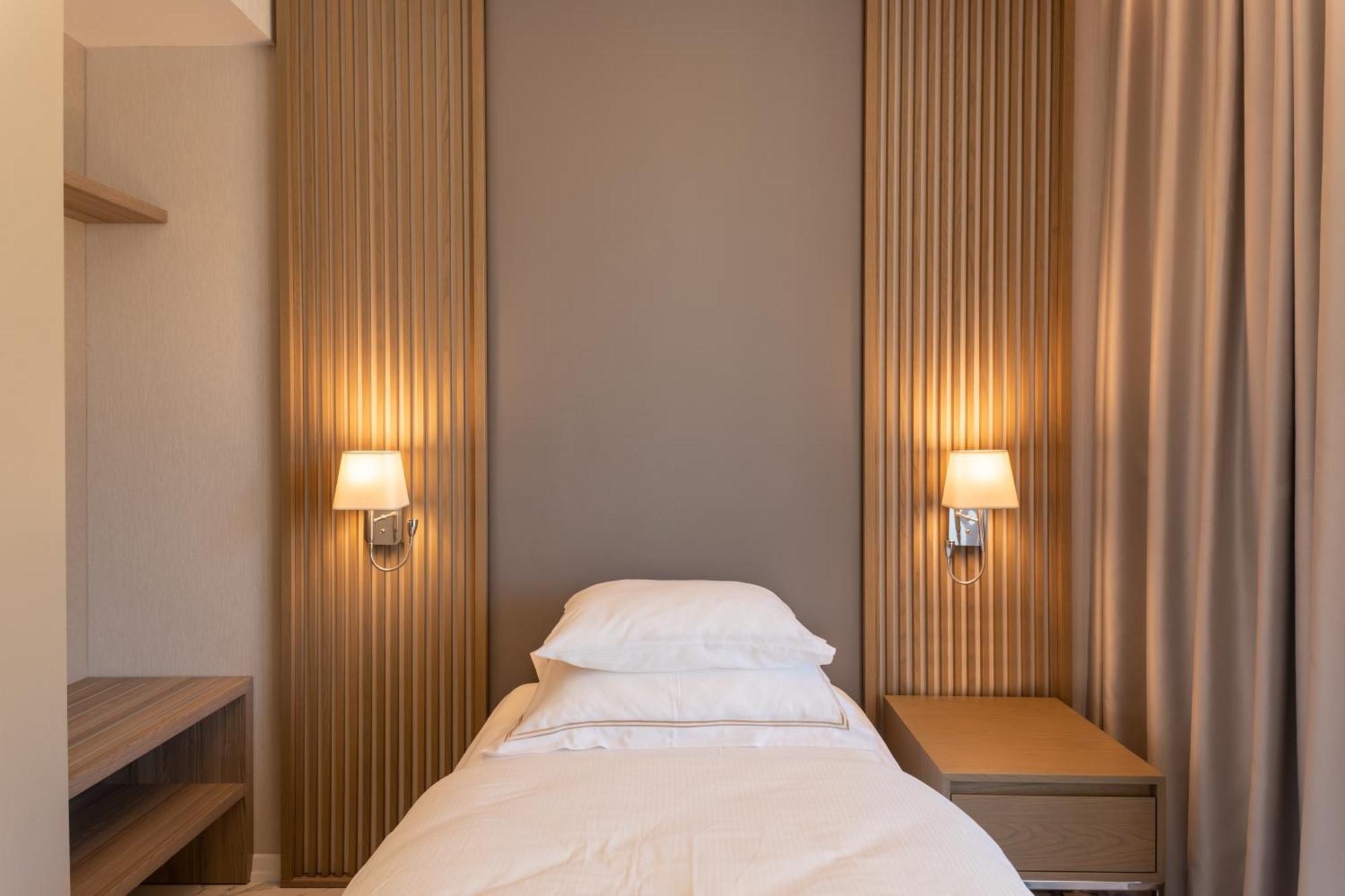 Hyatt Regency Kotor Bay Resort (Adults Only) Zewnętrze zdjęcie A single bed
