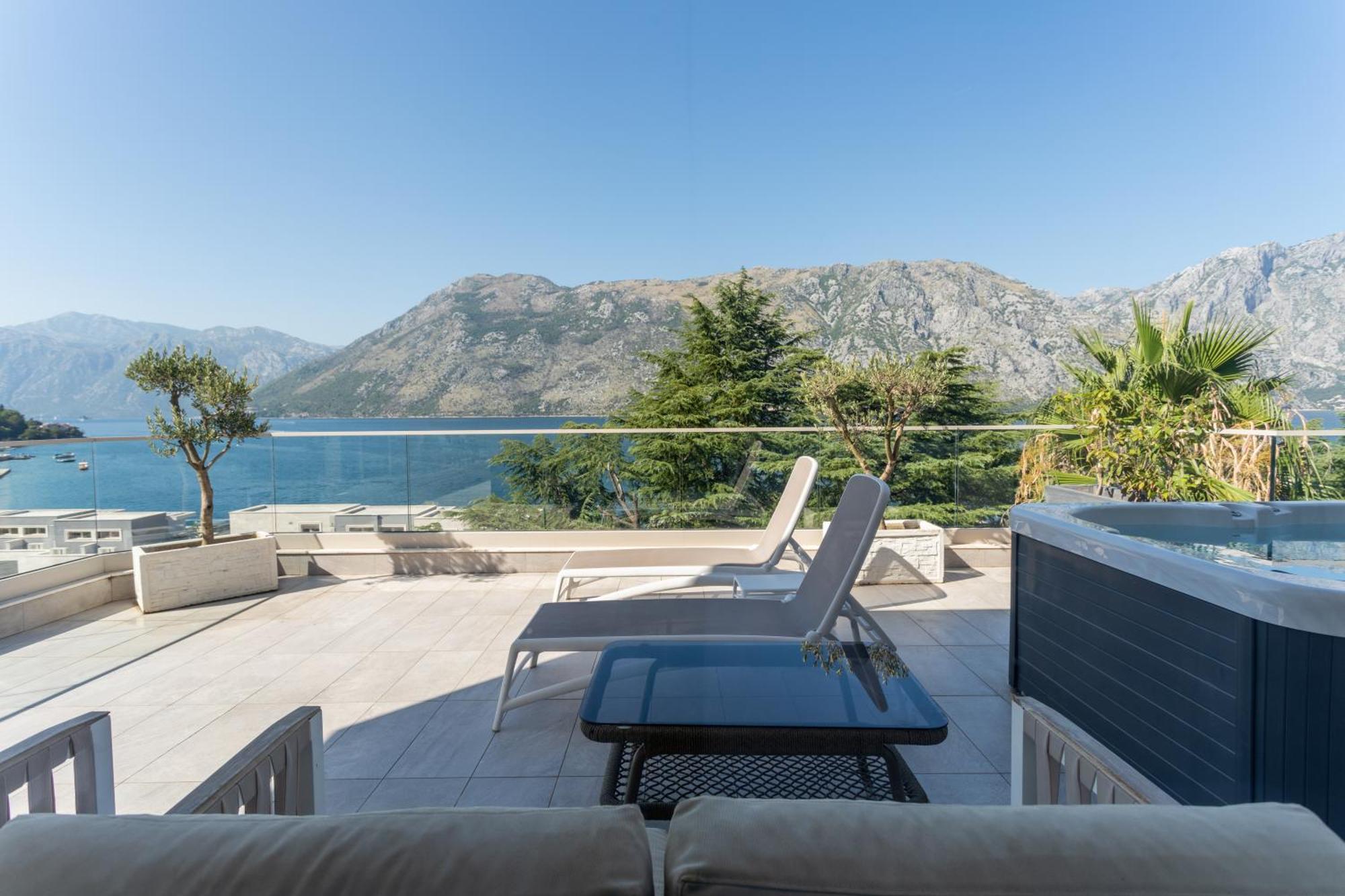 Hyatt Regency Kotor Bay Resort (Adults Only) Zewnętrze zdjęcie View from the hotel