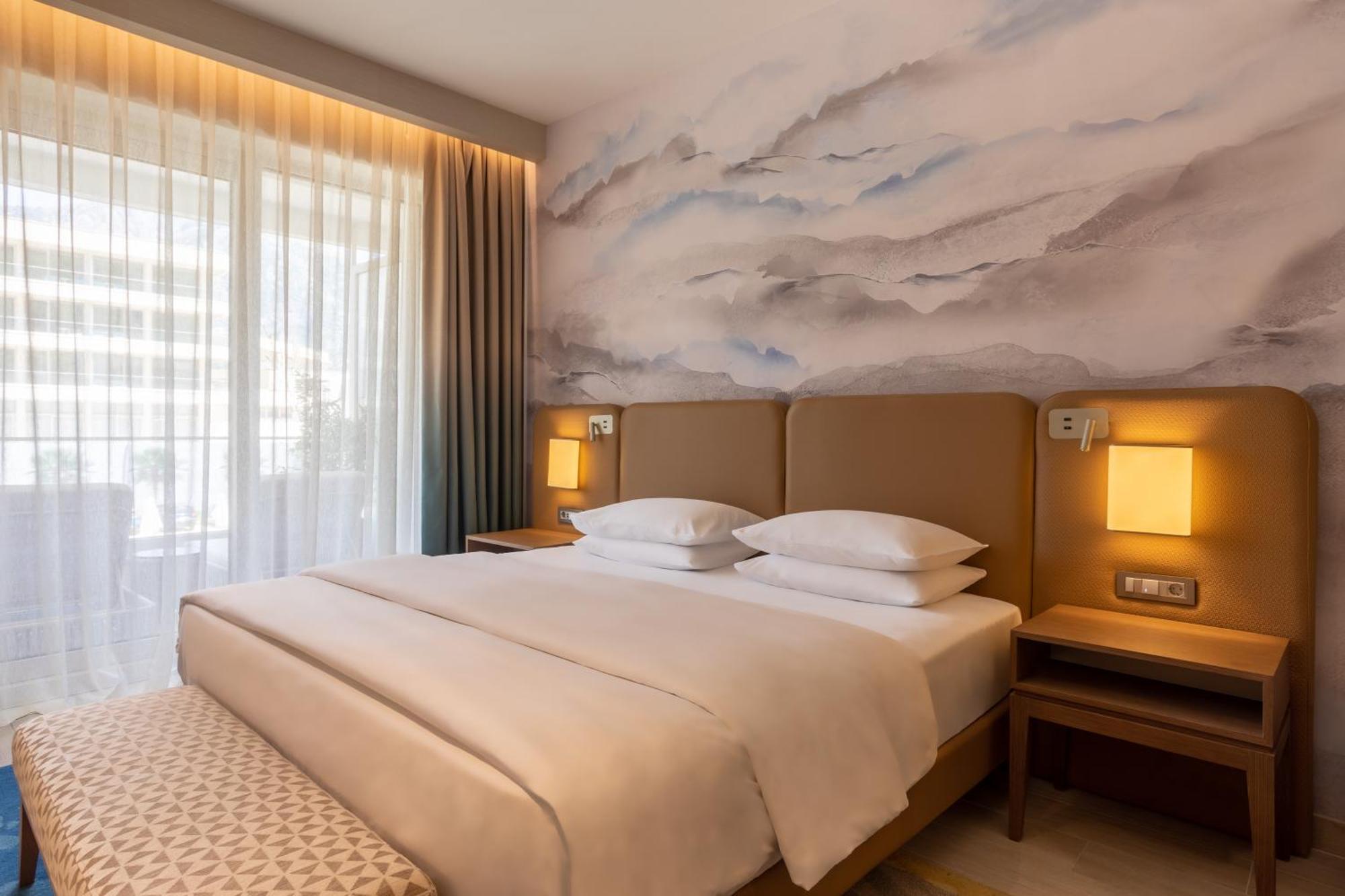 Hyatt Regency Kotor Bay Resort (Adults Only) Zewnętrze zdjęcie A bedroom at the hotel