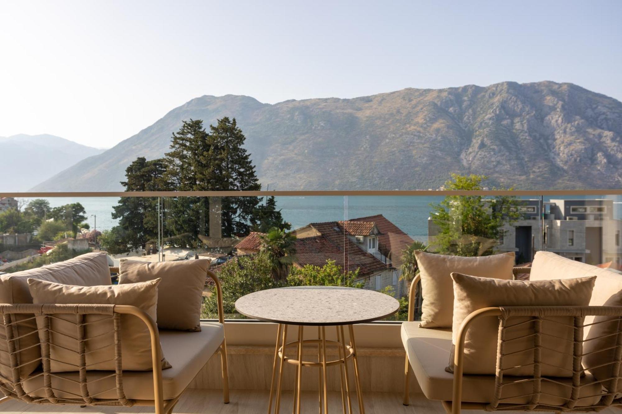 Hyatt Regency Kotor Bay Resort (Adults Only) Zewnętrze zdjęcie View from the hotel